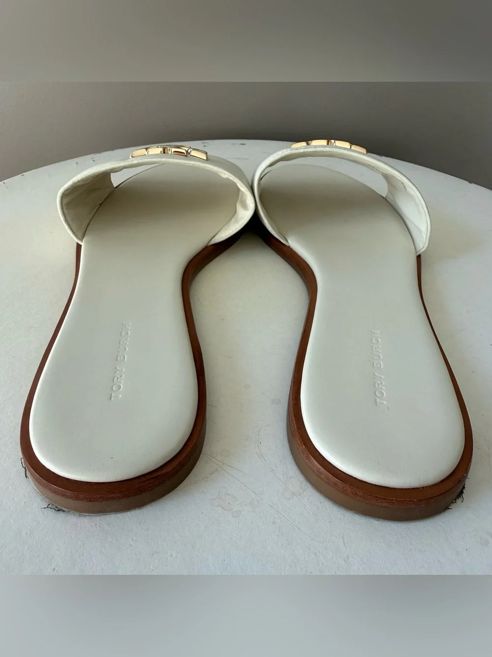 Tory Burch Everly Ivory Leather Gold Double T Slide Sandals Size 10